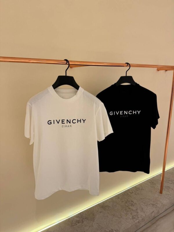 GIVENCHY T-SHIRT