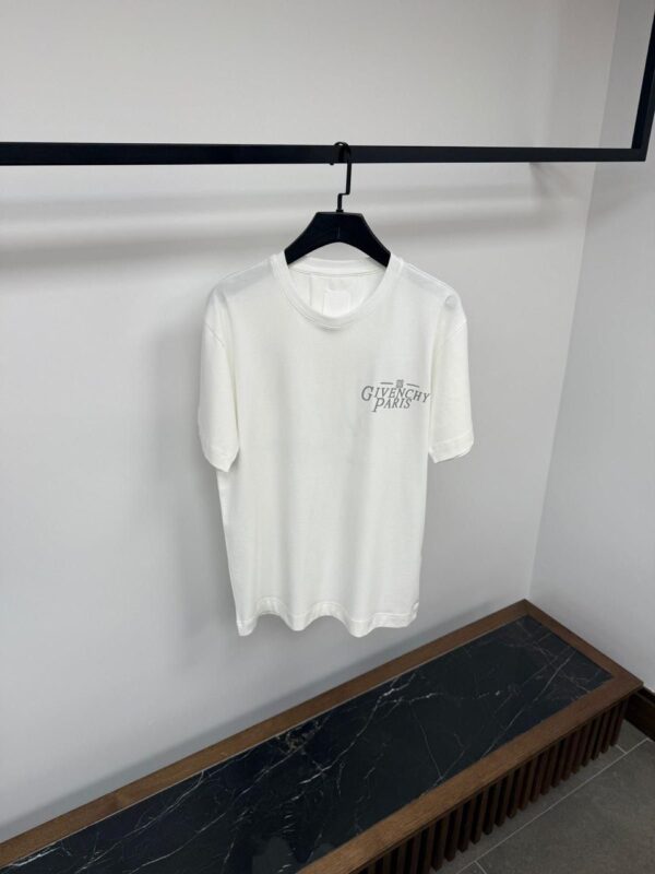 GIVENCHY T-SHIRT