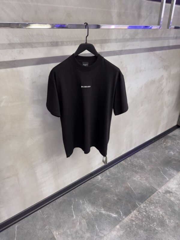 ⁦Balenciaga Back T-Shirt⁩ - الصورة ⁦5⁩