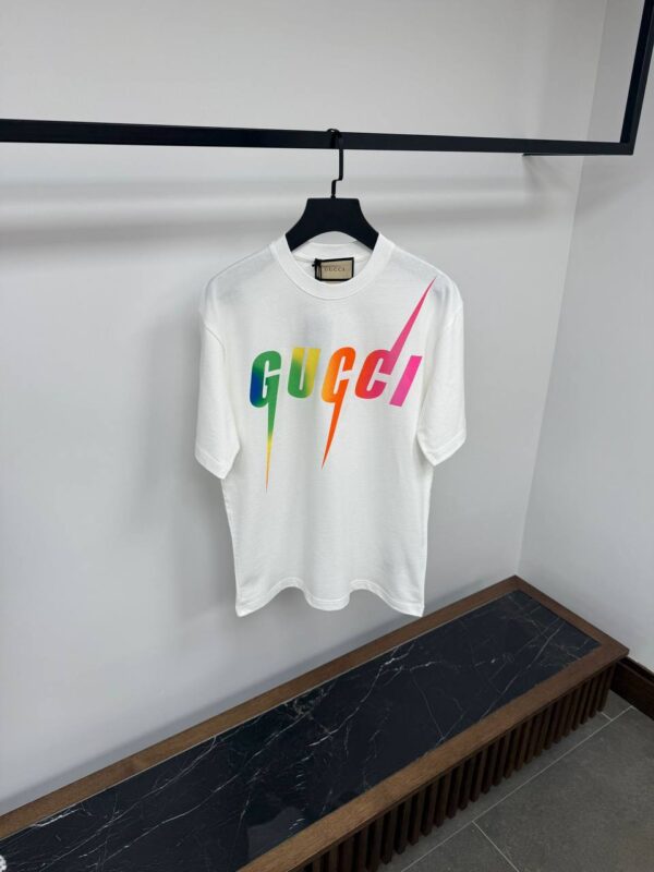 ⁦GUCCI T-SHIRT⁩ - الصورة ⁦2⁩