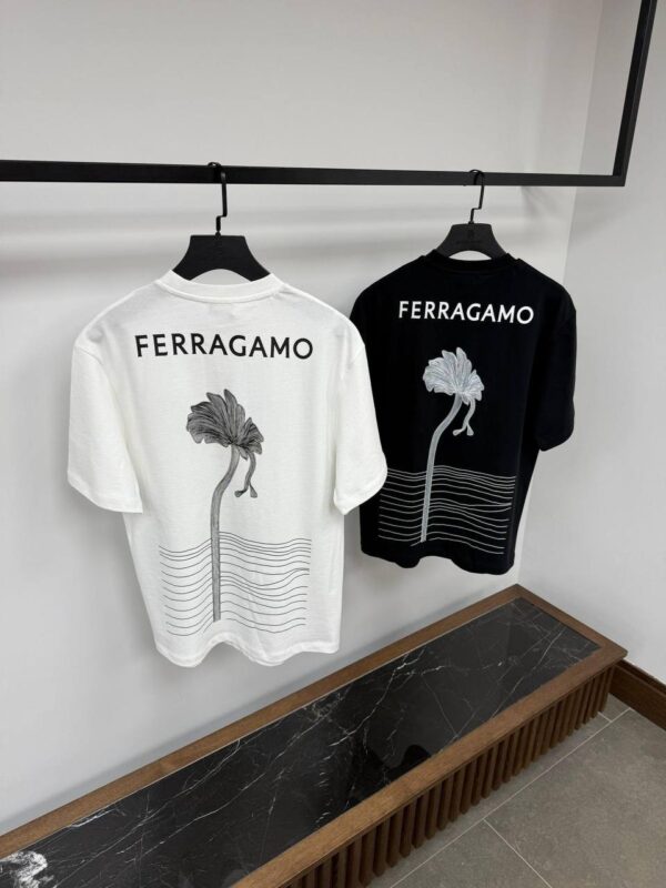 ⁦Ferragamo T-SHIRT⁩ - الصورة ⁦5⁩