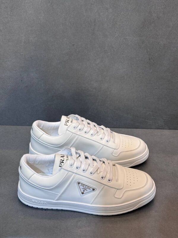 ⁦Prada Downtown leather sneakers⁩ - الصورة ⁦2⁩