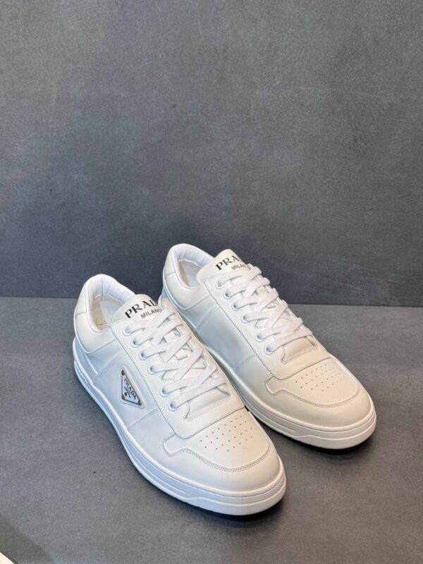 ⁦Prada Downtown leather sneakers⁩ - الصورة ⁦3⁩