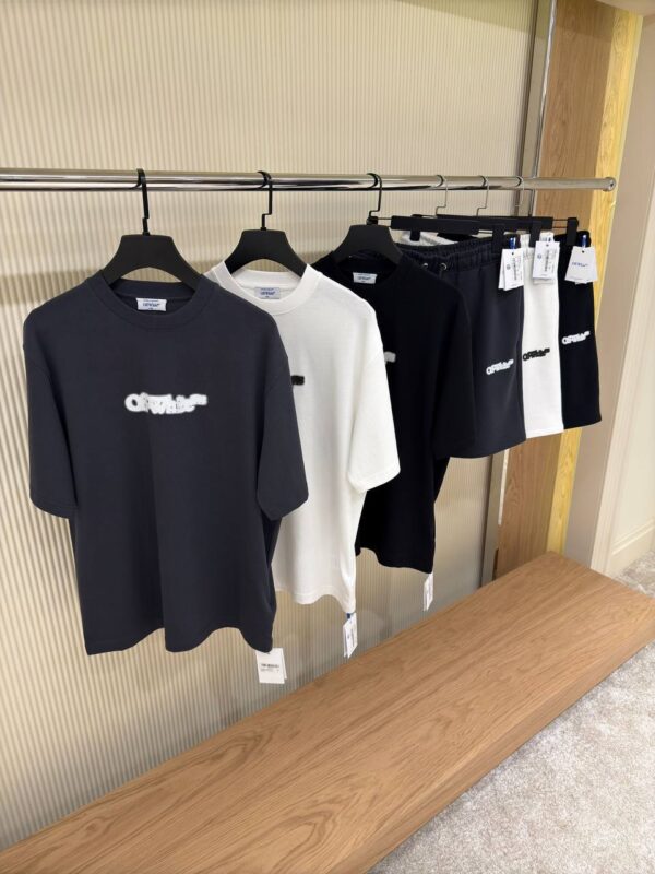 ⁦Off-White t-shirt à motif Spray Arrow⁩ - الصورة ⁦6⁩