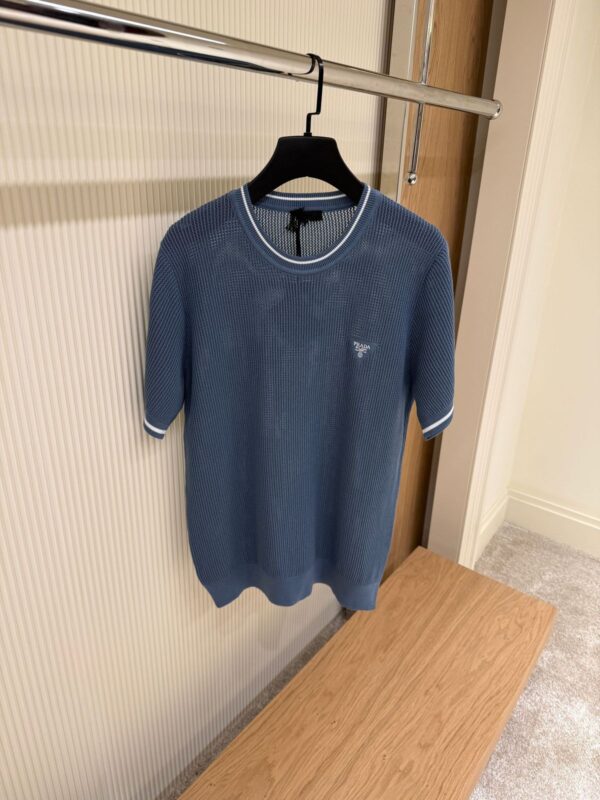 PRADA T-SHIRT
