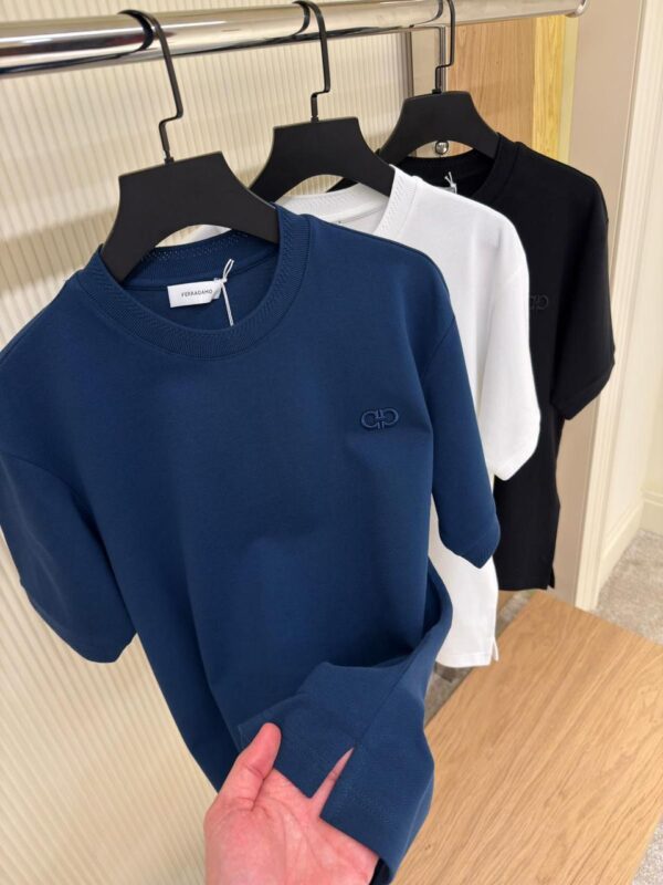 ⁦Salvatore Ferragamo Tshirt⁩ - الصورة ⁦2⁩