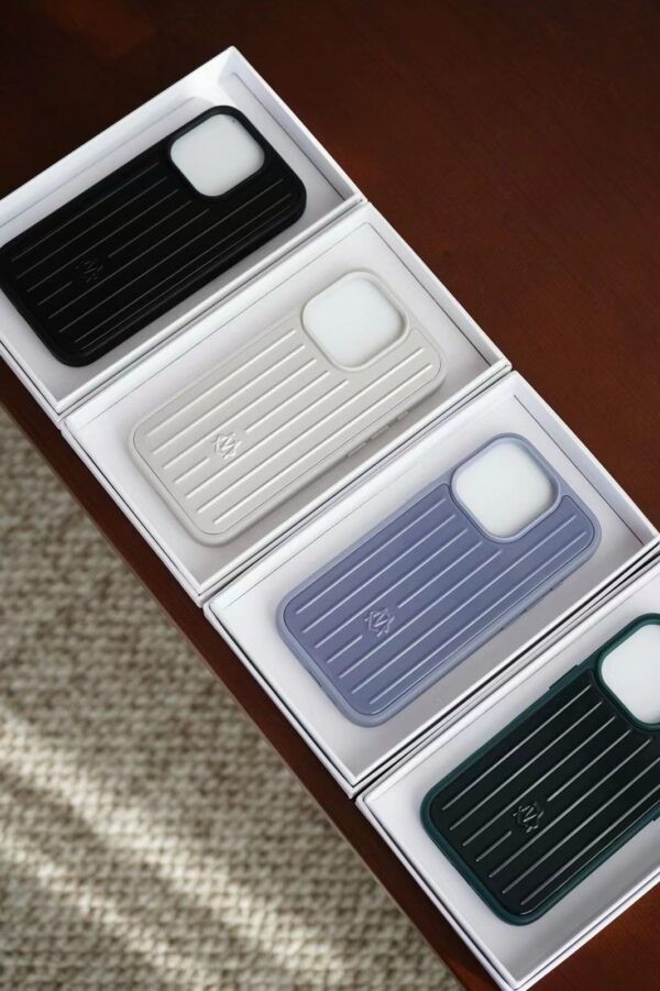 Rimowa Phone Cover Iphone 16/15 Pro / Pro max - Image 7