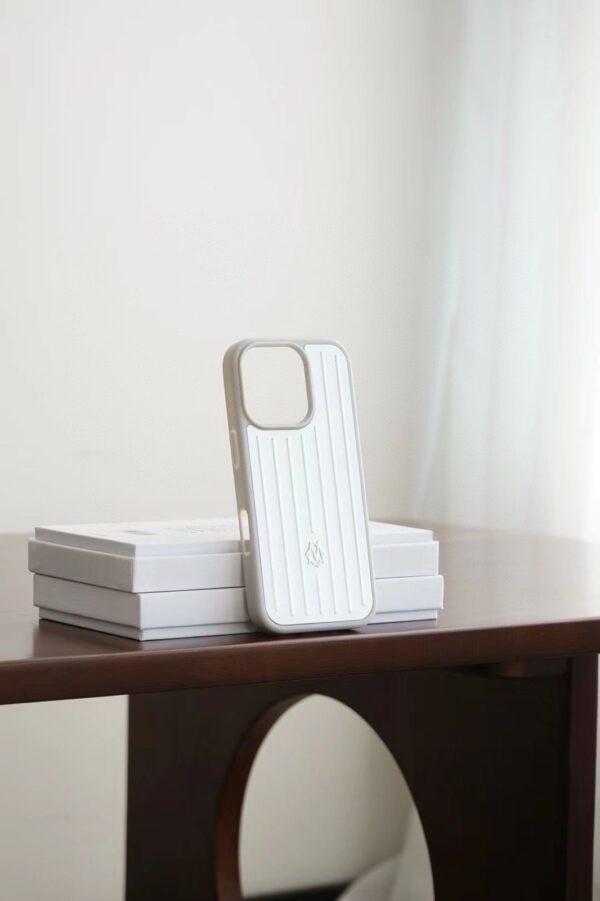 Rimowa Phone Cover Iphone 16/15 Pro / Pro max
