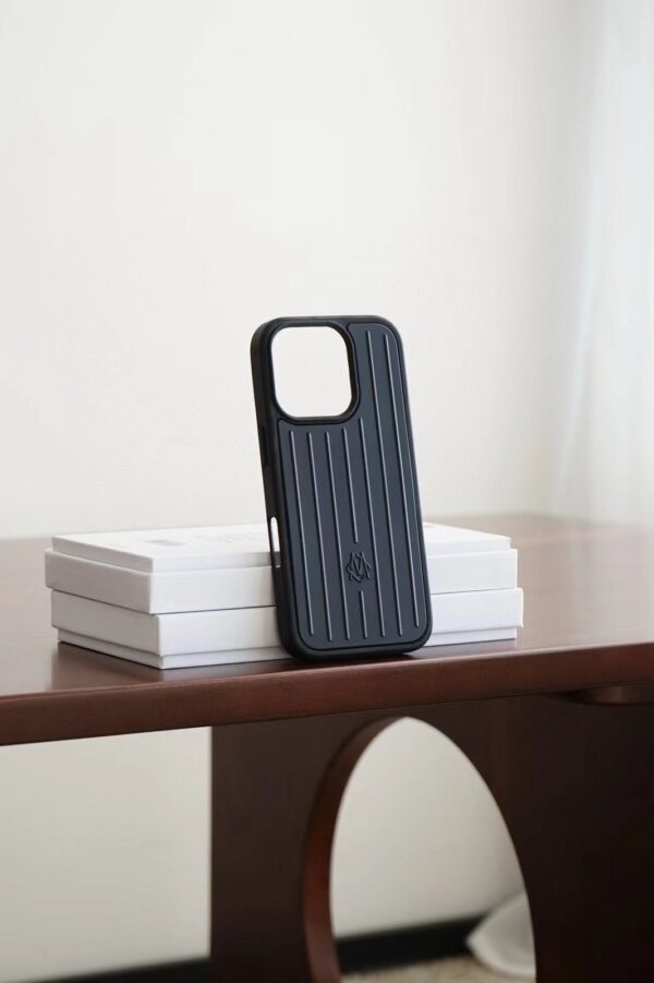 Rimowa Phone Cover Iphone 16/15 Pro / Pro max - Image 4
