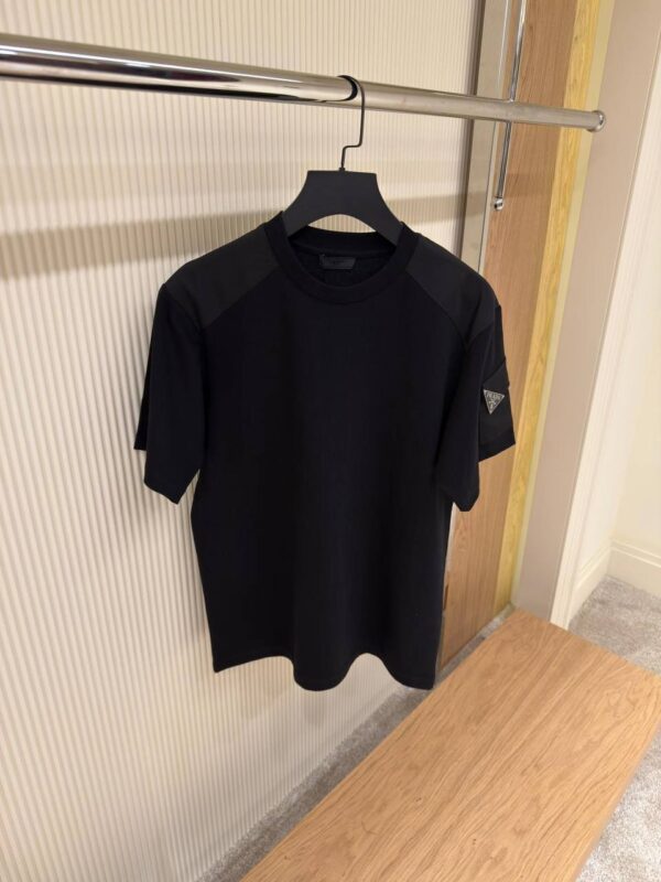 ⁦Prada Tshirt with ReNylon Details⁩ - الصورة ⁦4⁩