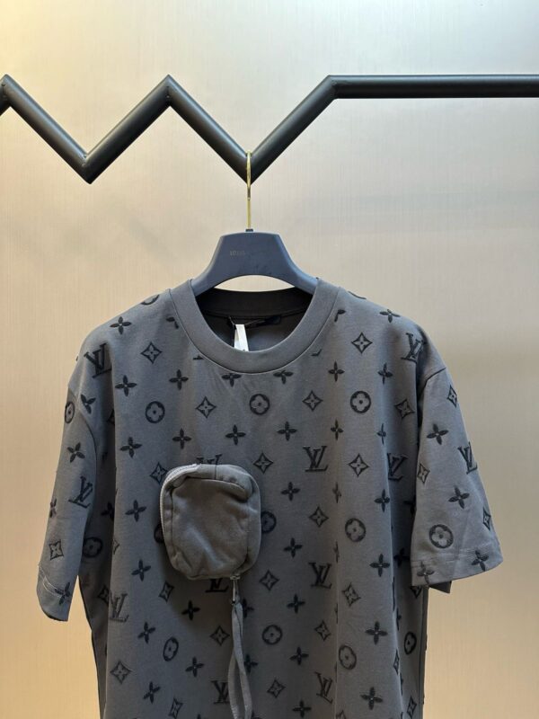 LOUIS VUITTON T-SHIRT - Image 3