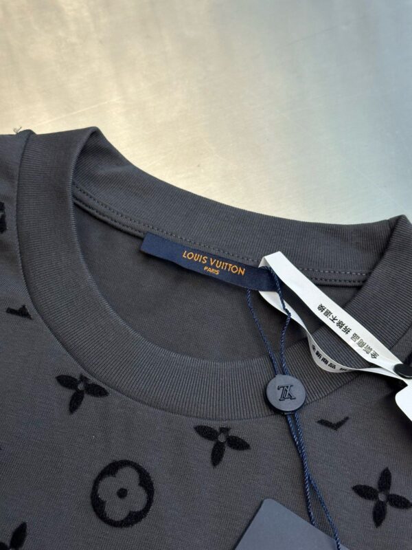 LOUIS VUITTON T-SHIRT - Image 5