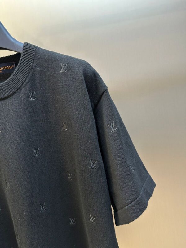 ⁦LV T-SHIRT⁩ - الصورة ⁦3⁩