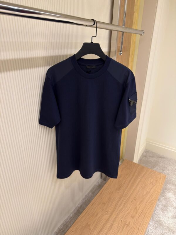 PRADA T-SHIRT