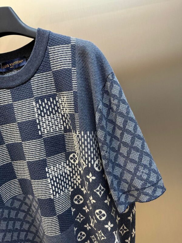 LOUIS VUITTON  T-SHIRT - Image 4