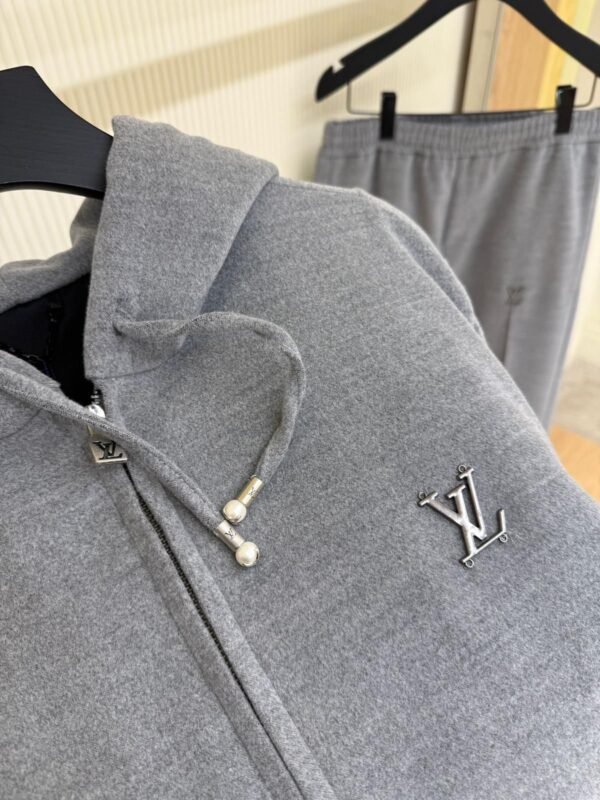 ⁦LOUIS VUITTON SET⁩ - الصورة ⁦5⁩