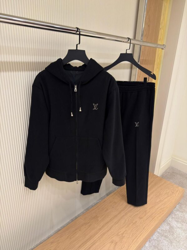 ⁦LOUIS VUITTON SET⁩ - الصورة ⁦2⁩