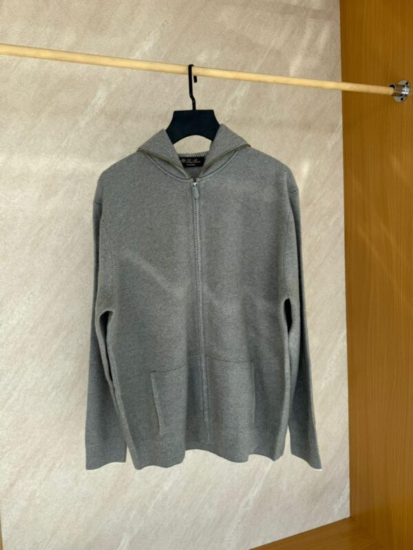 Loro Piana Cashmere - Image 3