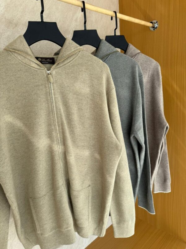 Loro Piana Cashmere - Image 4