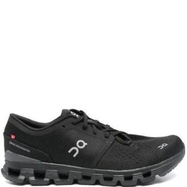 On Cloud 4 Black