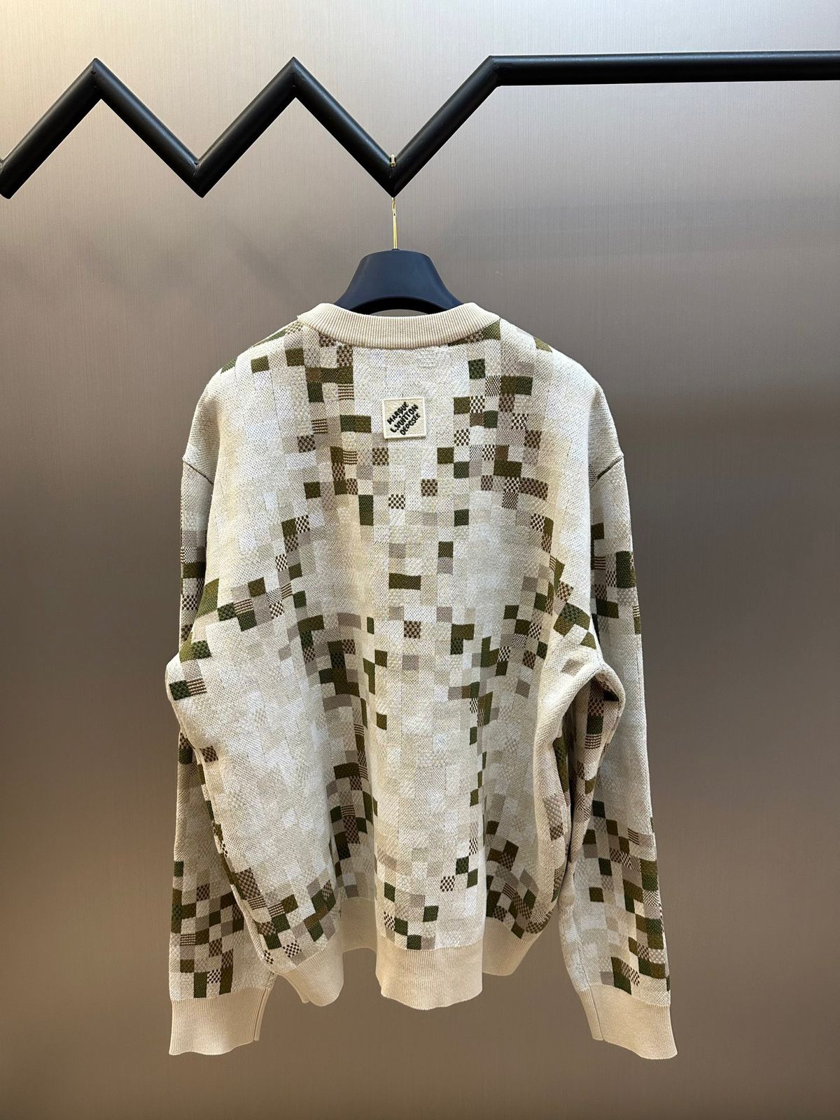 LOUIS VUITTON SWEATER - الصورة 2