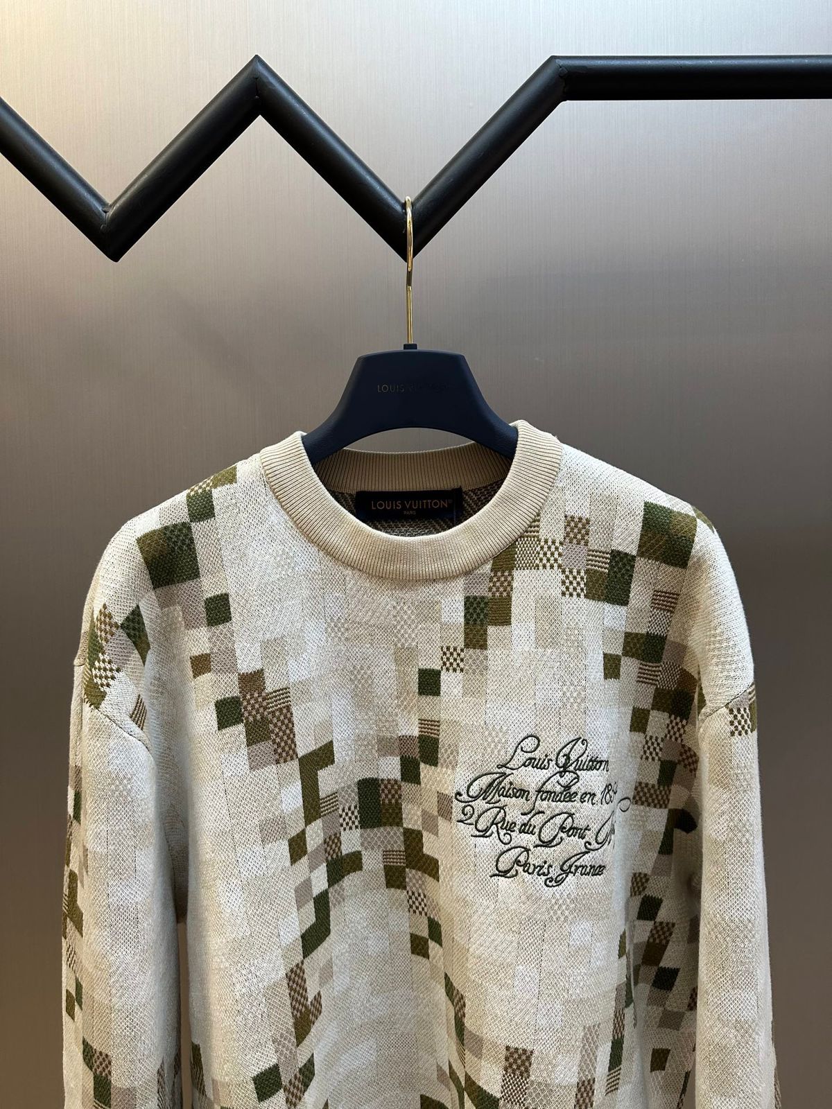 LOUIS VUITTON SWEATER - الصورة 3