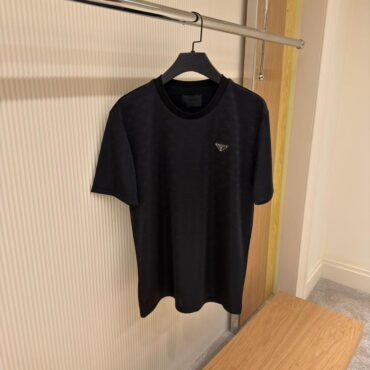 PRADA T-SHIRT
