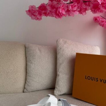 LOUIS VUITTON SLIPPER