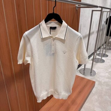 PRADA T-SHIRT