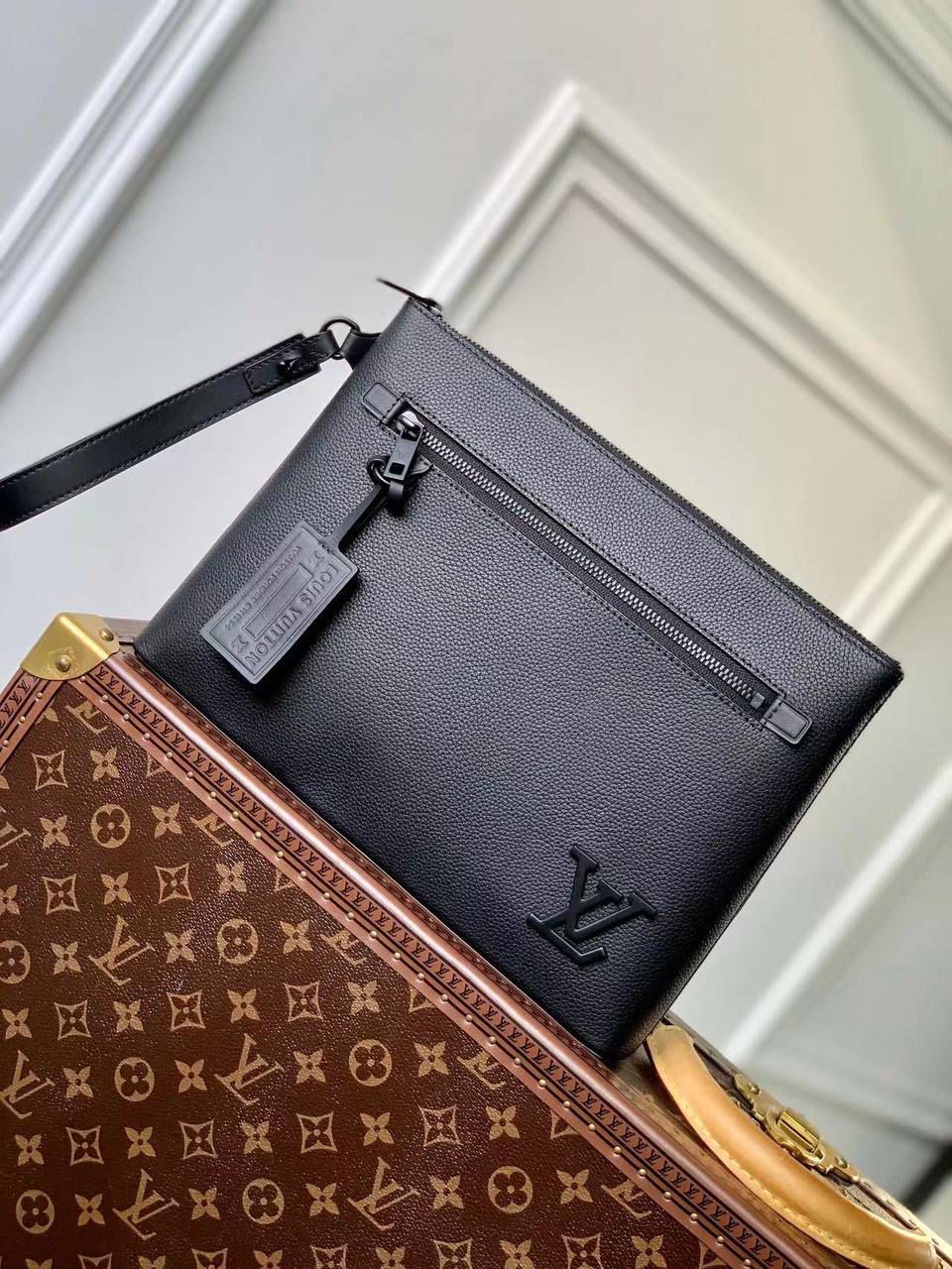 LOUIS VUITTON BAG
